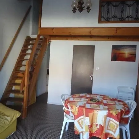 House Maisonnette Dans Petite Calme 1 Ferienhaus *