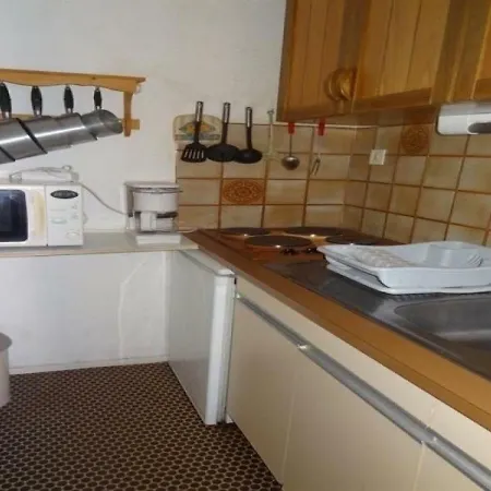 House Maisonnette Dans Petite Calme 1
